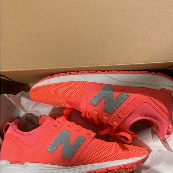 New balance orange new never wore - Picture 1 of 4